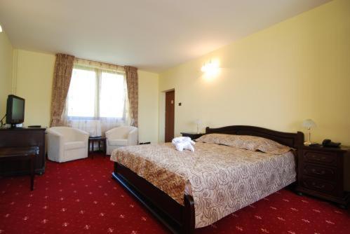 Grand Hotel Perla Ciucasului Tărlungeni Exteriér fotografie